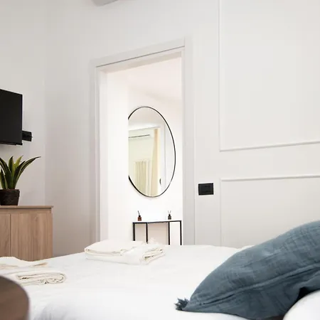 Casa Enea - Luxury House - Porta Romana - Duomo M3 Appartamento Milano